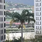 Small Lux Long Parking Free *